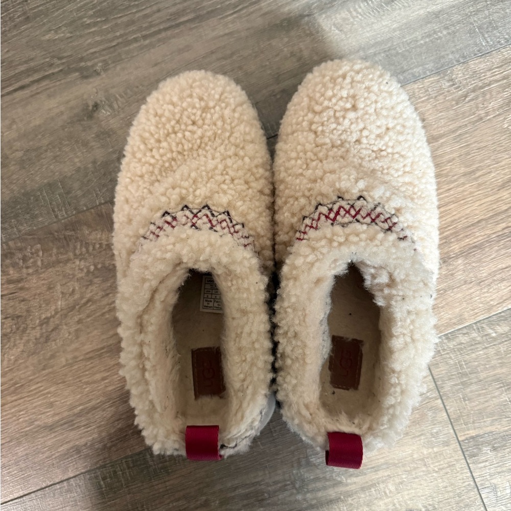 UGG Tazz Braid Shearling Slipper - Picture 2 of 5